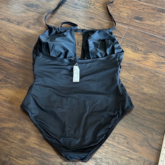 Cupshe Black One Piece Halter Tie Neck Slimming Padded Full Coverage Swimsuit 1X - Picture 10 of 13